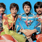 Closeup Póster The Beatles Sgt Pepper's Lonely Hearts Club Band portada iconica 1967 rock clasico psicodelico Ritmoculto