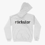 Hoodie blanco con capucha y bolsillo canguro, con diseño central de la palabra "Röckstar" en tipografía gótica con textura desgastada (grunge) en color gris oscuro