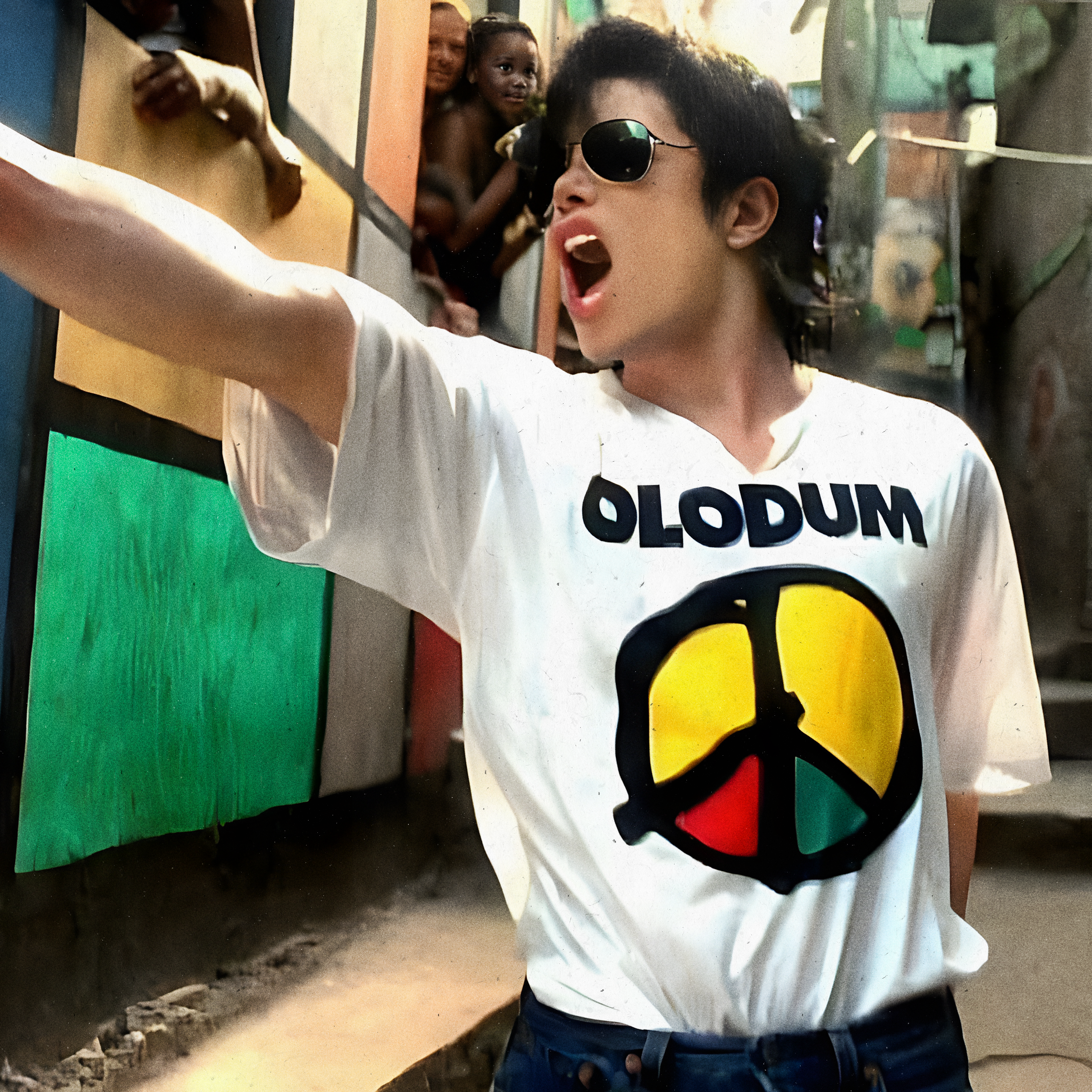 Michael Jackson Utilizando Polera Olodum en They Don't Care About Us Ritmoculto