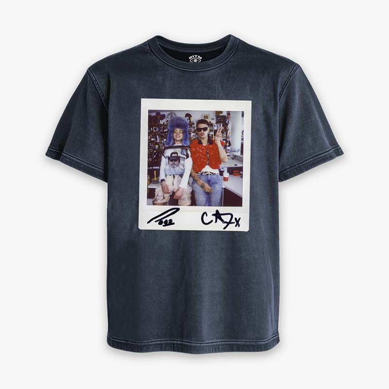 Polera Azul Acid Wash Ca7riel y Paco Amoroso Tiny Desk exclusiva de Ritmoculto