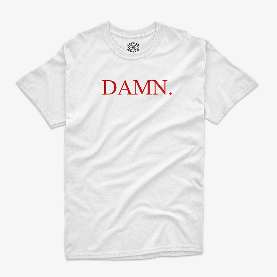 Polera Blanca Damn Con Logo en Rojo de Album Kendrick Lamar Ritmoculto 
