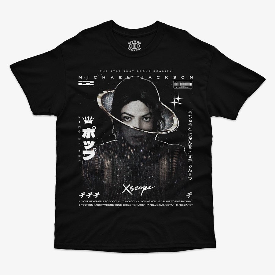 Polera Negra Michael Jackson Xscape Exclusiva Ritmoculto con Michael en estilo Japonés Streetwear rodeado de hiragana, el espacio y una corona, con el texto the star that broke reality