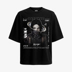 Polera Oversized Negra Michael Jackson Xscape Exclusiva Ritmoculto con Michael en estilo Japones Streetwear rodeado de hiragana, el espacio y una corona, con el texto the star that broke reality