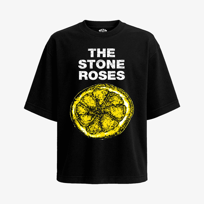 Polera oversized negra con diseño frontal de The Stone Roses, limón icónico y nombre de la banda