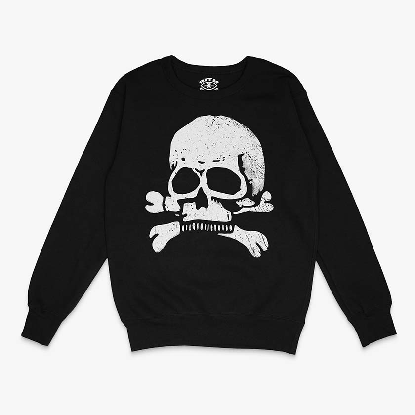 Polerón negro oversized cuello redondo calavera blanca vintage huesos cruzados James Hetfield Metallica thrash metal Ritmoculto