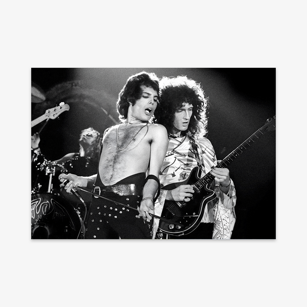 Póster Queen en vivo Freddie Mercury Brian May Red Special Bohemian Rhapsody We Will Rock You show Ritmoculto