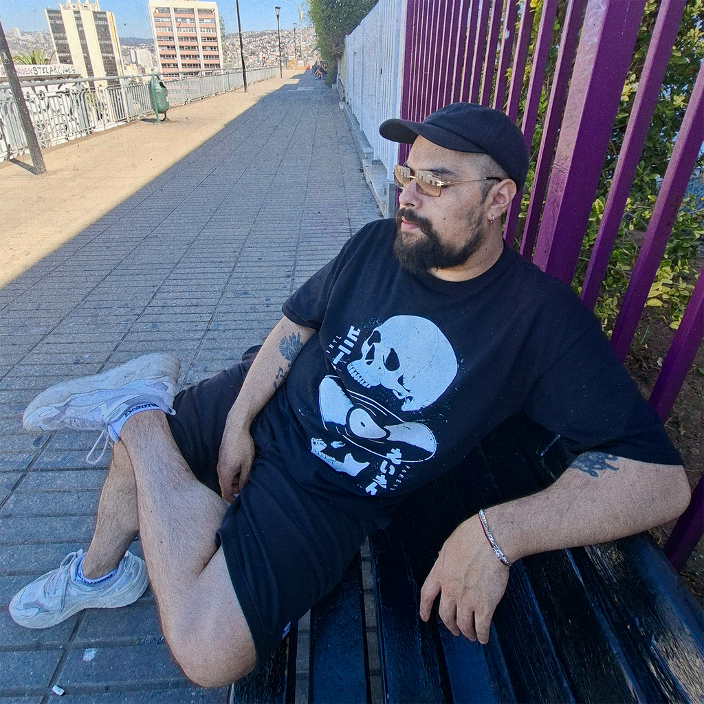 Polera Vinyl Forever | Calavera & Vinilo Japonés