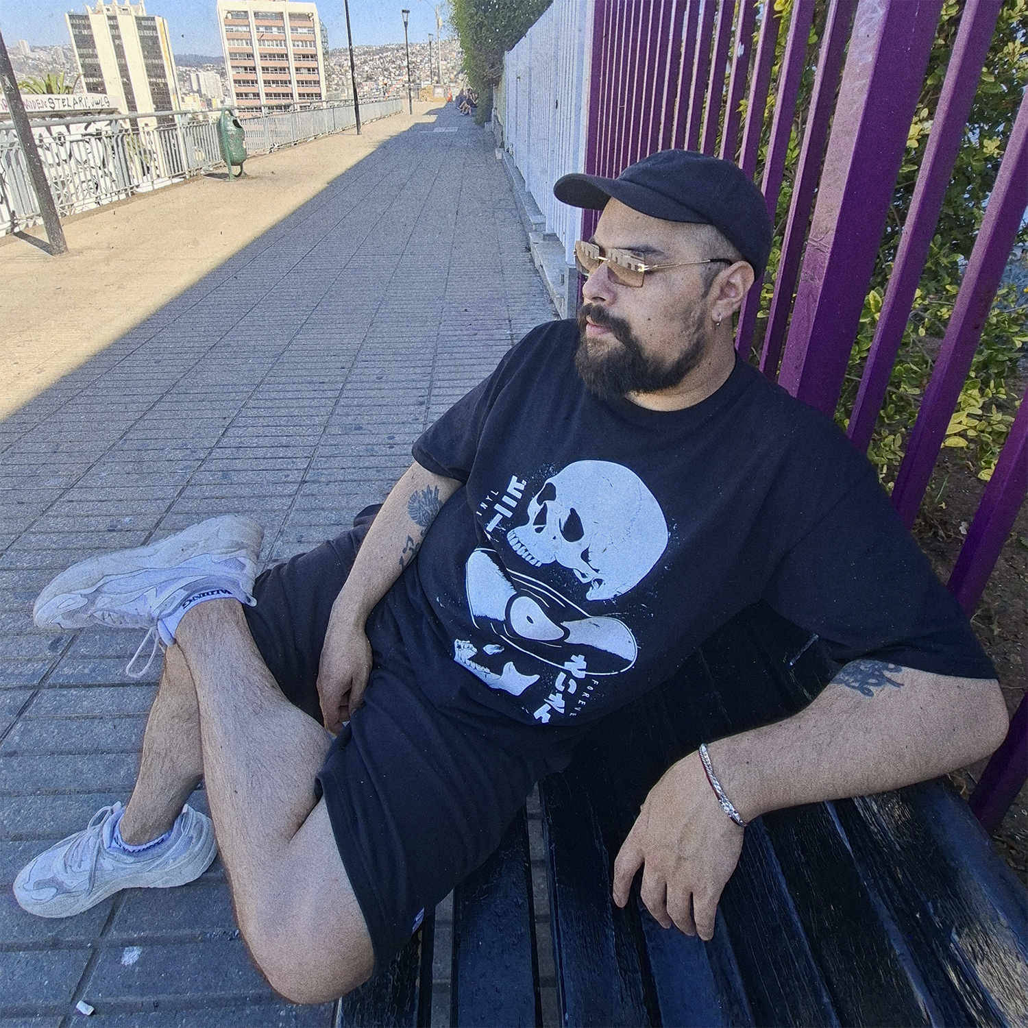 Polera Vinyl Forever | Calavera & Vinilo Japonés