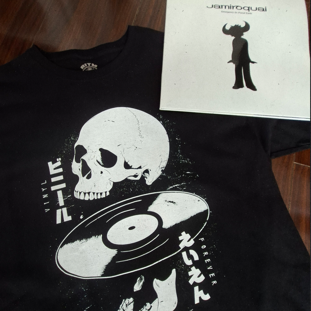 Polera Vinyl Forever | Calavera & Vinilo Japonés