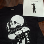 Polera Vinyl Forever | Calavera & Vinilo Japonés