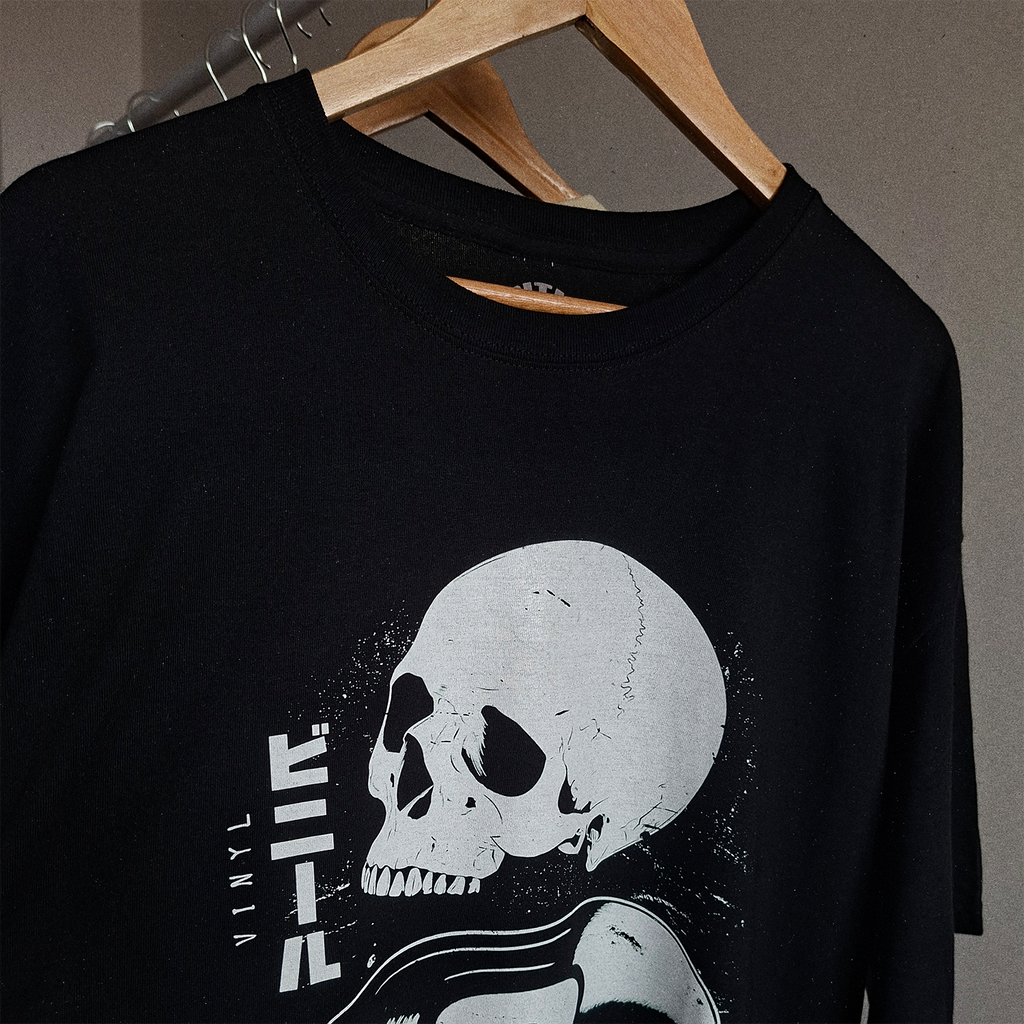 Polera Vinyl Forever | Calavera & Vinilo Japonés