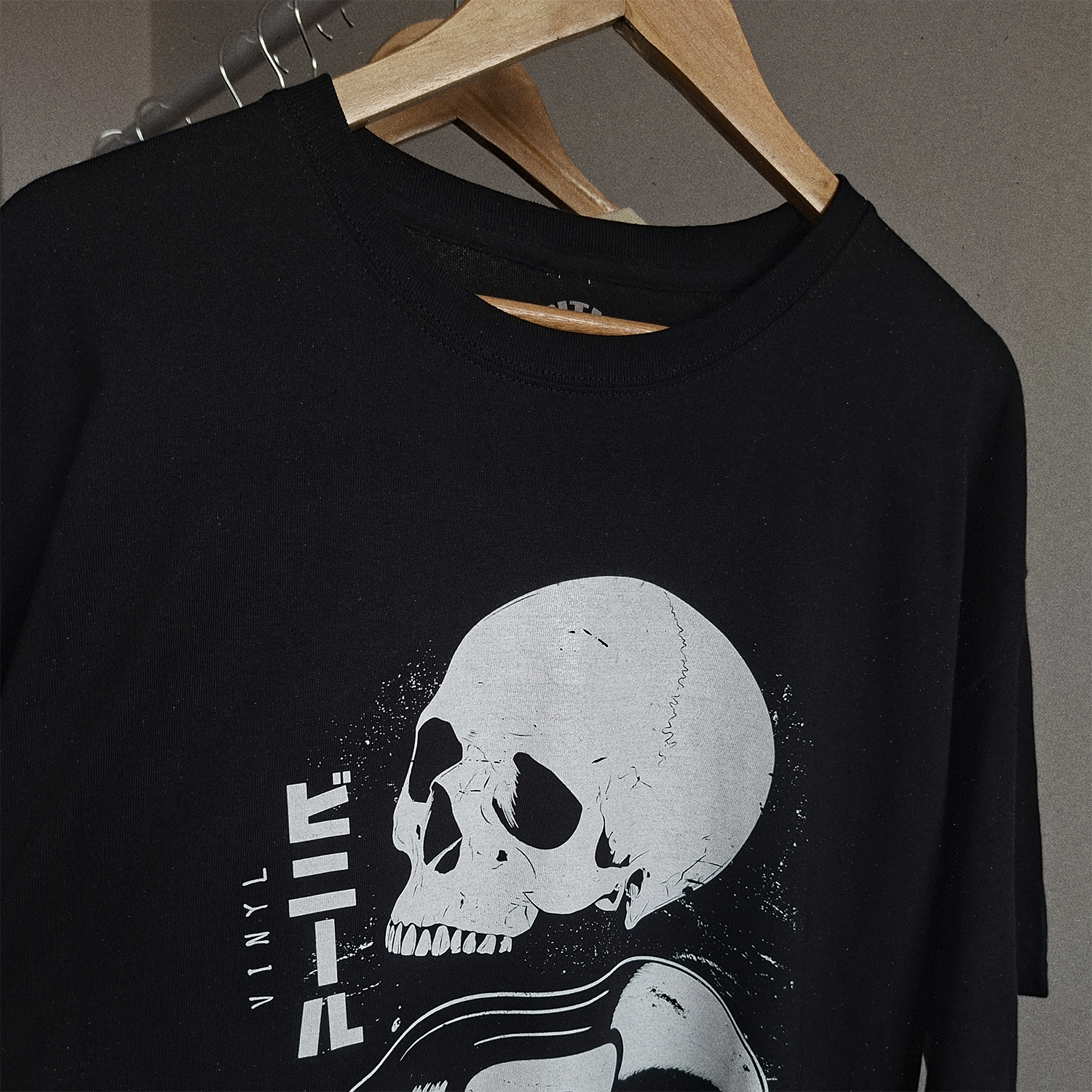 Polera Vinyl Forever | Calavera & Vinilo Japonés