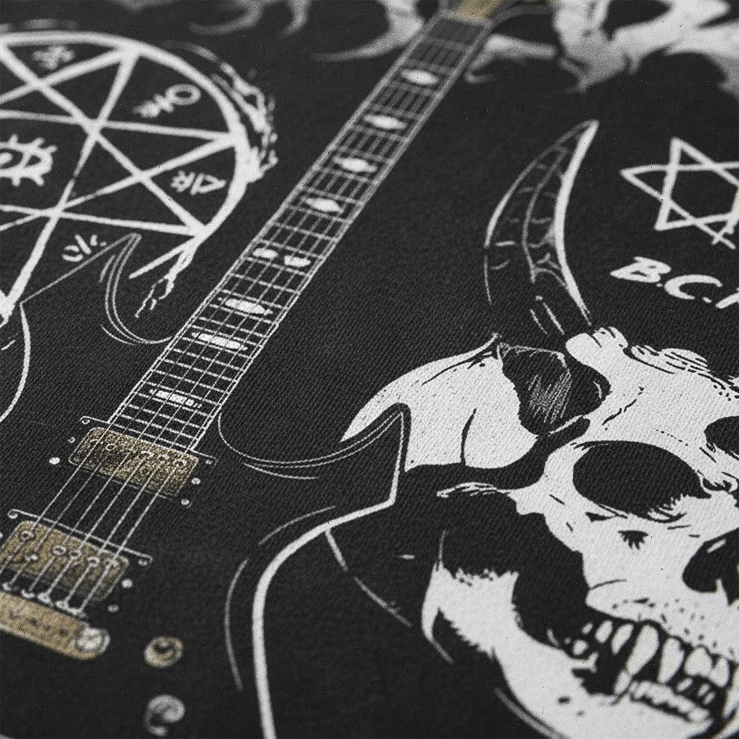 closeup polera diseno warlock bc rich exclusivo ritmoculto