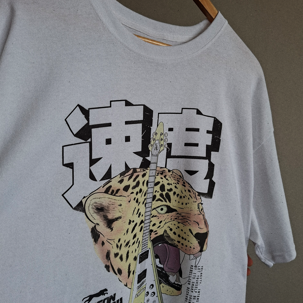 Polera Gibson Flying-V | El Ícono del Rock y Metal