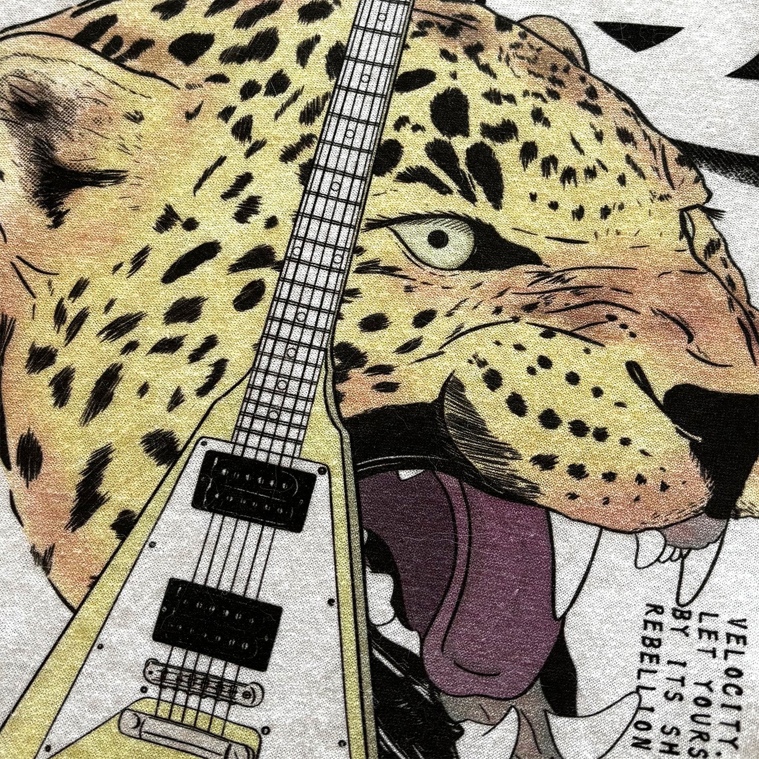 Polera Gibson Flying-V | El Ícono del Rock y Metal